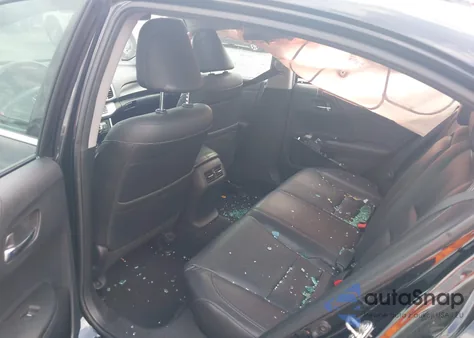 2015 Honda Accord Touring z USA, uszkodzony, nr VIN 1HGCR3F92FA035928